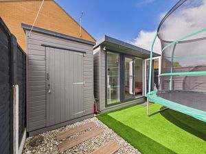 Garden Room- click for photo gallery